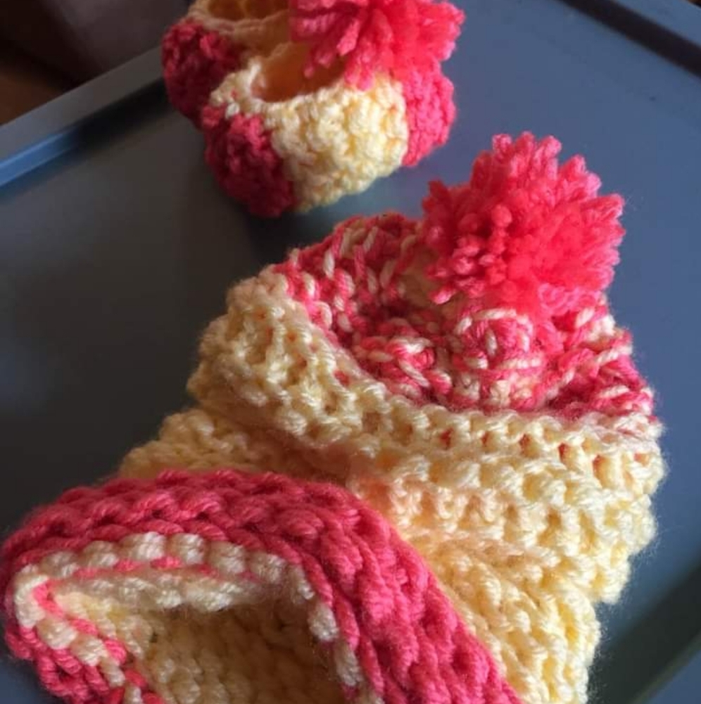 Nb Hat and booties